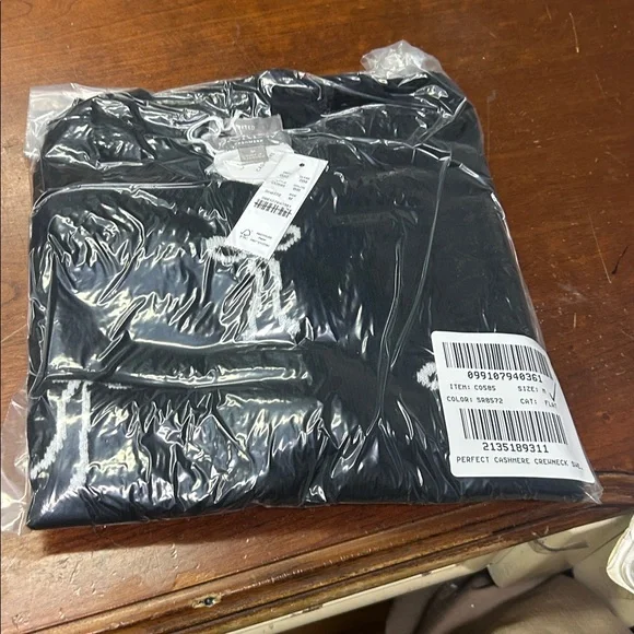 J Crew Perfect cashmere crewneck sweater in bow print CO585 - Picture 2 of 3